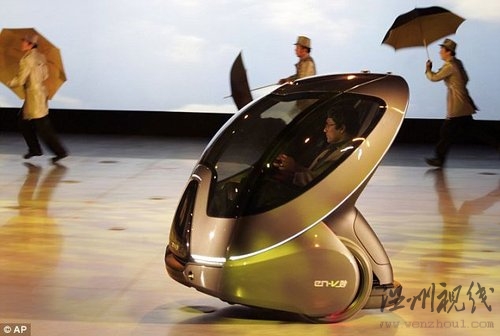 太空時代微型汽車：與車輛“通話”避免碰撞\"
