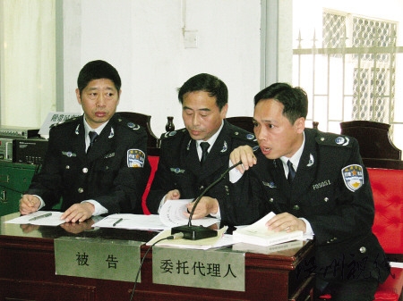 市民因摩托車被扣押狀告城管局