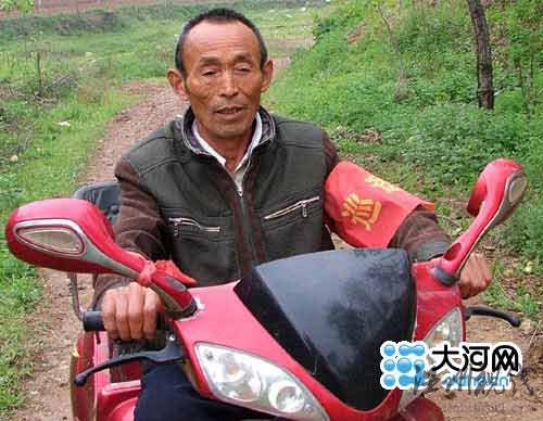山村為實(shí)現(xiàn)天下無(wú)賊村民輪流值更(組圖)