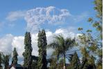 印尼火山噴發(fā) 火山灰噴到近2萬米的高空