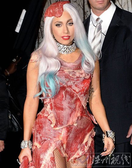 lady gaga mv音樂錄影帶大獎(jiǎng)?lì)C獎(jiǎng)禮 lady gaga 肉片裝有點(diǎn)血腥感覺