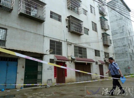 廣西地稅局長(zhǎng)4口遭滅門(mén) 250警察逐戶排查(圖)