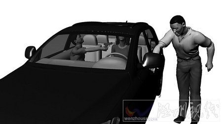 趁女老板上車未鎖車門之機，林某靠近副駕駛位車門，趁機上車用槍指著對方，黃浩則堵在駕駛室堵住車門口。_nEO_IMG
