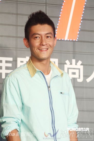 陳冠希微笑