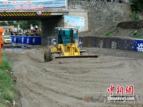 甘肅宕昌縣遭暴洪泥石流災害致1人死亡