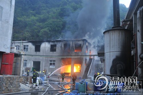 藤橋鎮(zhèn)外垟村嘉力化工廠爆燃火災(zāi)