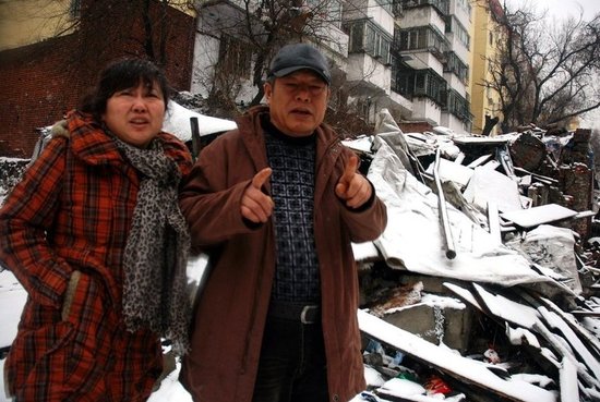 深夜強(qiáng)拆致居民流離失所 央視稱系黑社會(huì)犯罪