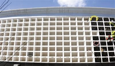 北京多家公墓已無現(xiàn)墓 市民全款購買期墓(圖)