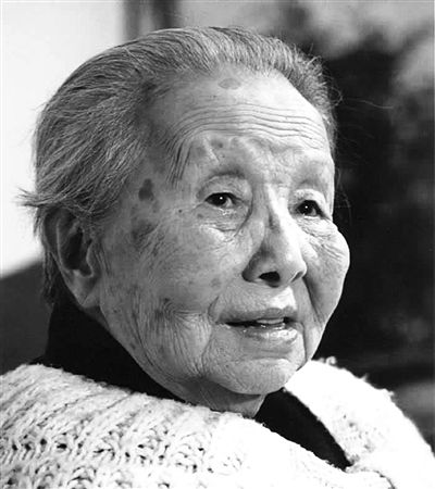 冰心前兒媳談捉奸經(jīng)歷：裸女藏涼臺(tái) 小前夫40歲