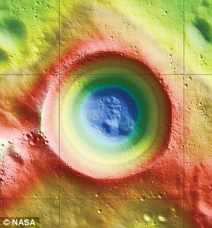 NASA最新發現神秘月球隕坑 1/4表面覆蓋冰層