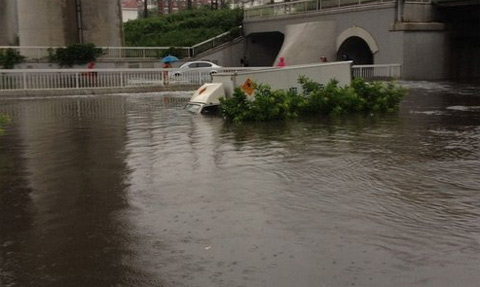 天津普降大到暴雨 193座泵站開啟強排市內積水
