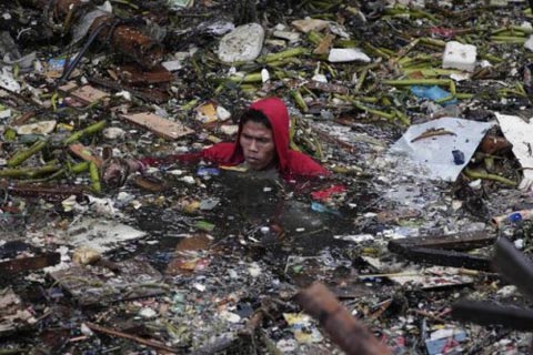 菲律賓多地連降暴雨 3人死亡近3萬人受災