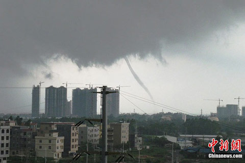 廣西暴雨南寧內澇 北海出現短暫龍吸水