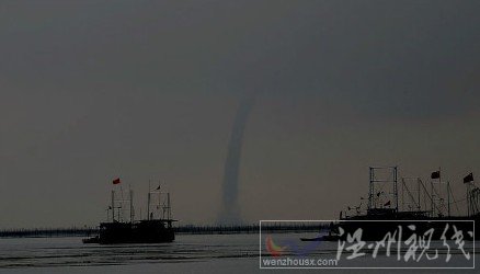 洪澤湖龍吸水圖片