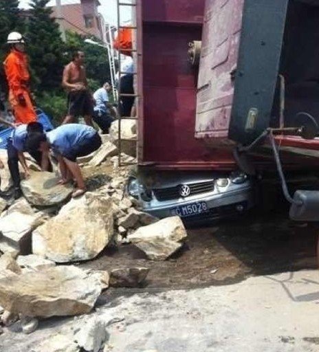 晉江龍湖鎮車禍