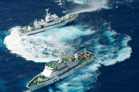 臺灣和日本開戰打水炮 有我海軍護衛艦在臺海巡艦還擊水炮