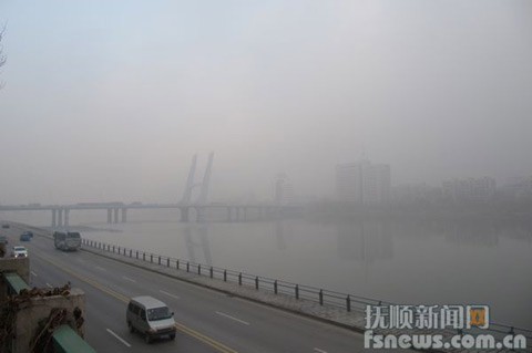大霧擾遼寧 省內(nèi)部分高速因霧封閉
