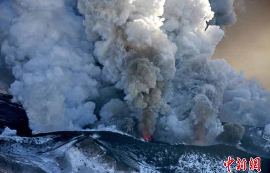 俄羅斯堪察加半島火山噴發(fā)