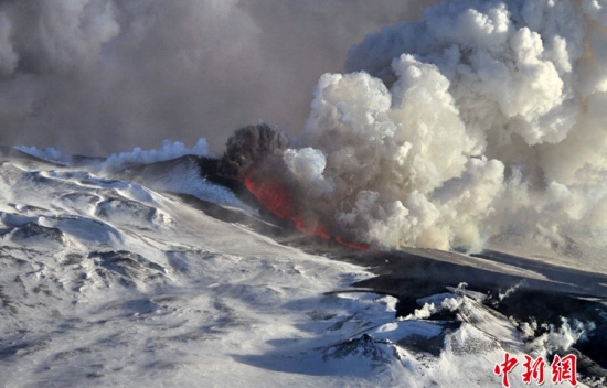 俄羅斯堪察加半島火山噴發(fā)