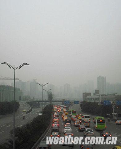 大霧連續8天襲重慶 明后天局地或再現大霧