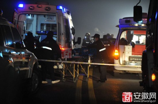 合肥環(huán)湖大道車禍