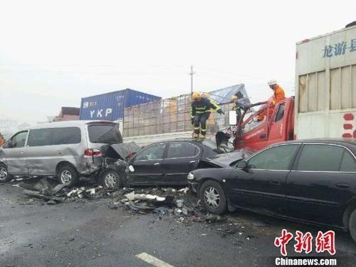 海寧杭浦高速車禍現(xiàn)場