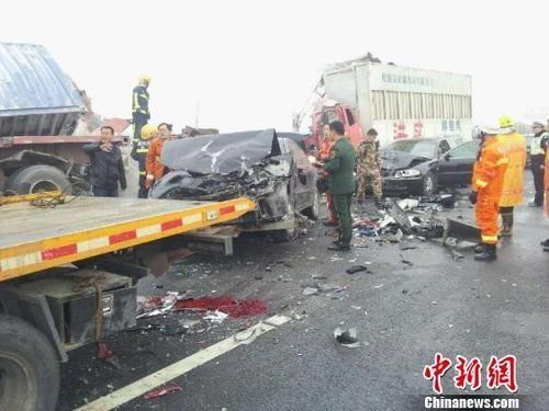 海寧杭浦高速車禍現(xiàn)場