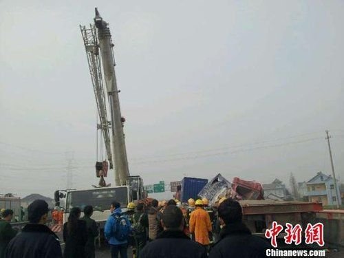 海寧杭浦高速車禍現(xiàn)場