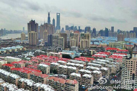 上海開學首日出現明顯降雪 交通出行受阻