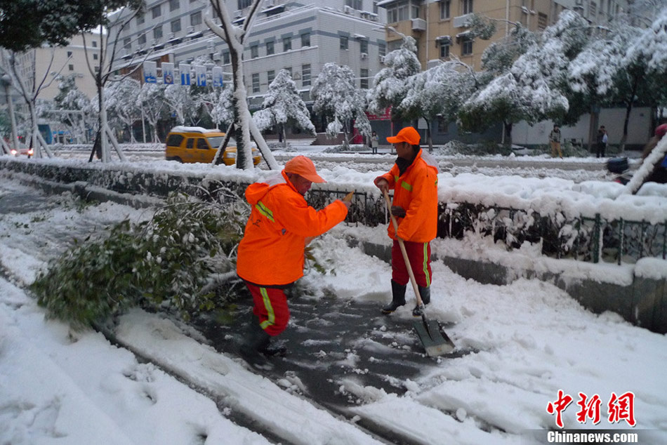 江蘇暴雪安徽暴雪影響51趟高鐵停運