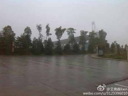 湖南清明迎來暴雨 長沙暴雨造成路段積水