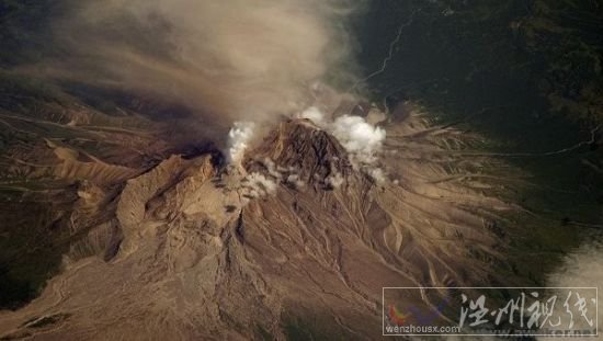 希韋盧奇火山噴發