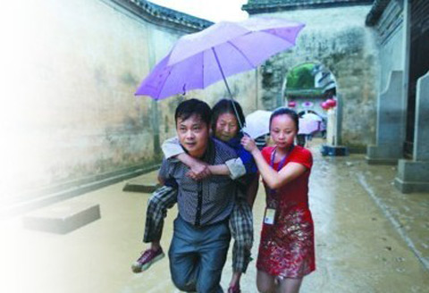 近日黃山風(fēng)景區(qū)持續(xù)強降雨 預(yù)計未來兩天景區(qū)轉(zhuǎn)晴