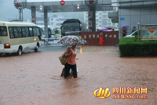 30日四川德陽、內(nèi)江、遂寧等地強降雨致2人死亡5人失蹤