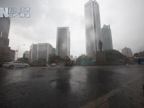 南京普降喜雨引“嫉妒” 未來高溫仍將持續(xù)