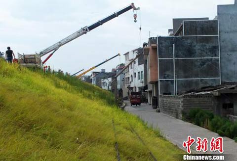 龍卷風突襲湖南 瀘溪縣電線桿倒塌10萬居民斷電