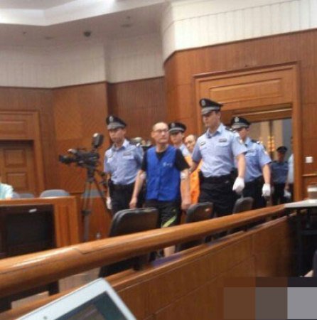 北京大興摔嬰案嫌犯韓磊被帶進(jìn)法庭