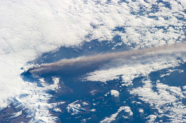 火山噴發太空俯瞰圖