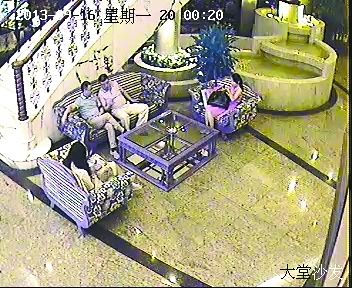 美女順走民工血汗錢