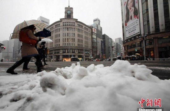 強降雪襲擊日本