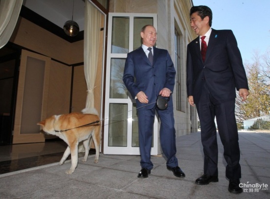 普京牽狗會見安倍