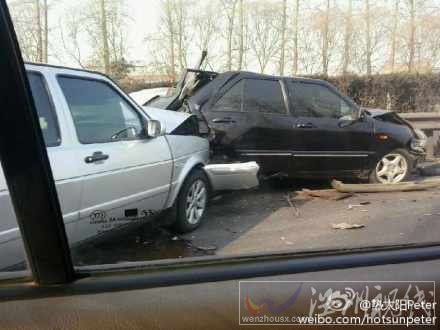 北京機場高速車禍現場