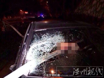 寶馬司機被護欄刺死