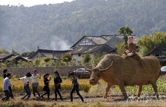 溫州永嘉蒼坡古村落別致稻草人 由永嘉民間高手制作