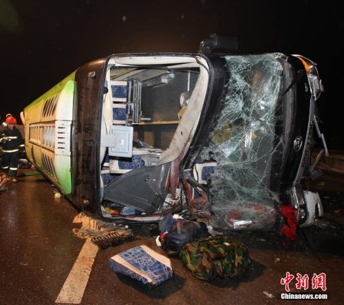 重慶黔江車禍現(xiàn)場圖片