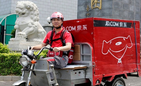 劉強(qiáng)東送快遞 6月18日京東大促劉強(qiáng)東變身快遞哥
