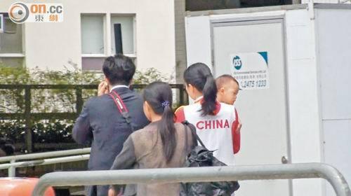 郭晶晶霍啟剛帶兒子過父親節(jié)