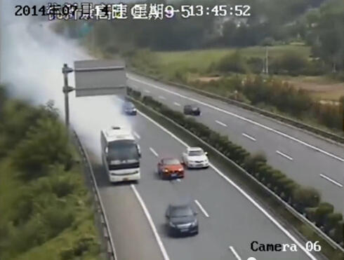 杭新景高速客車冒煙后繼續(xù)行走十公里