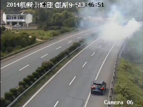 杭新景高速客車冒煙后繼續(xù)行走十公里