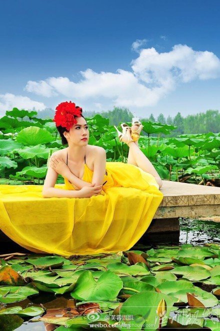 芙蓉姐姐變美艷荷花仙子